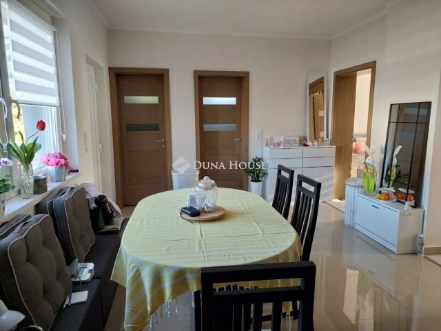 Eladó családi ház, Baján 67.9 M Ft, 3 szobás