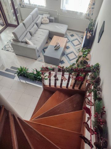 Eladó családi ház, Velencén 85.9 M Ft, 4 szobás