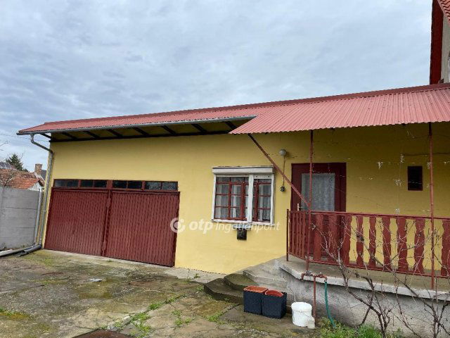 Eladó családi ház, Gyulán 82 M Ft, 5+2 szobás