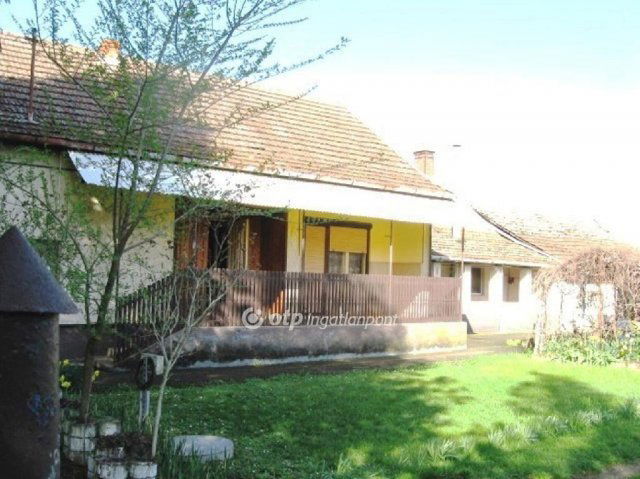 Eladó családi ház, Tiszacsegén 27 M Ft, 3 szobás