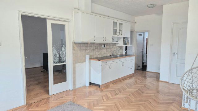 Eladó családi ház, Baján 49.99 M Ft, 5 szobás