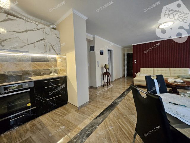 Eladó téglalakás, Kecskeméten 67.9 M Ft, 2 szobás