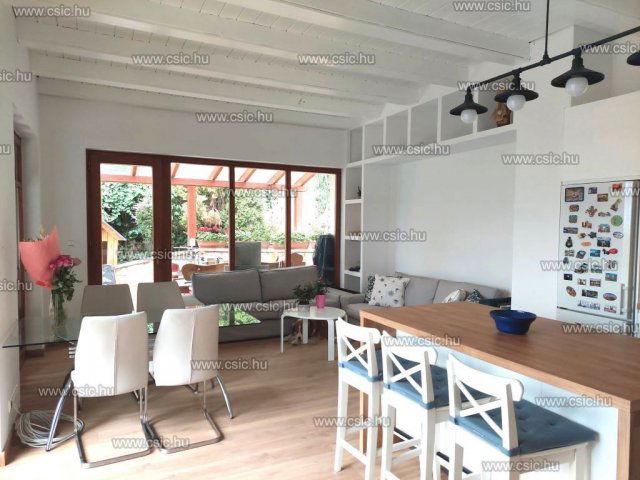 Eladó családi ház, Leányfaluban 176 M Ft, 7 szobás