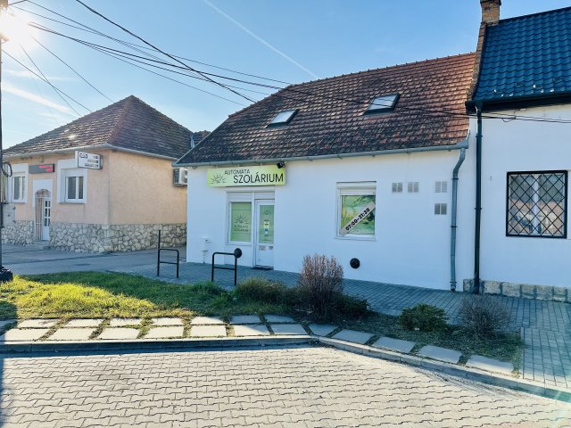 Eladó családi ház, Ácson 84 M Ft, 4 szobás