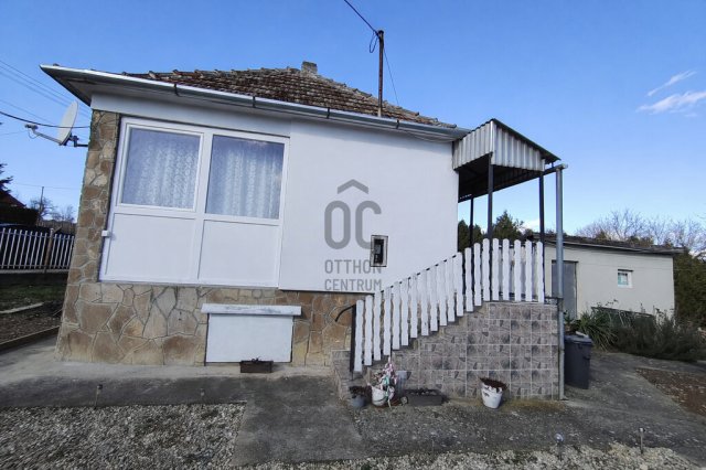 Eladó nyaraló, Zalakaroson 26.3 M Ft, 3 szobás