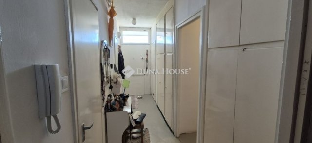 Eladó téglalakás, Kisteleken 36.5 M Ft, 3 szobás