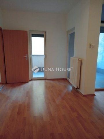 Eladó téglalakás, Budapesten, VIII. kerületben 78 M Ft, 1 szobás