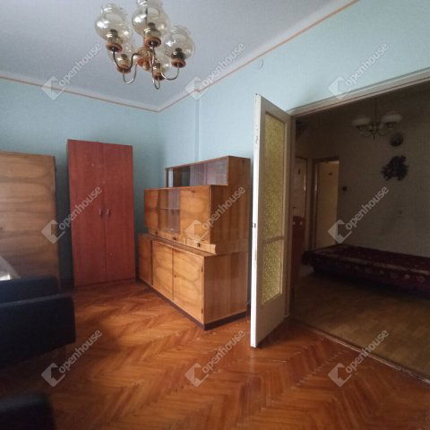 Eladó családi ház, Szolnokon 34 M Ft, 4 szobás