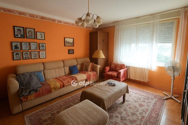 Eladó téglalakás, Sajószentpéteren 15 M Ft, 2 szobás