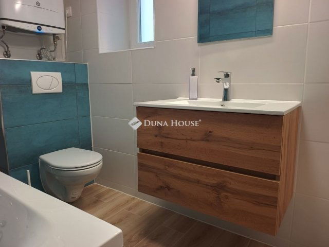 Eladó családi ház, Cserkúton 59.9 M Ft, 2 szobás