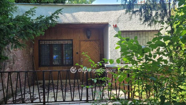 Eladó családi ház, Balatonalmádiban 79.9 M Ft, 1+1 szobás