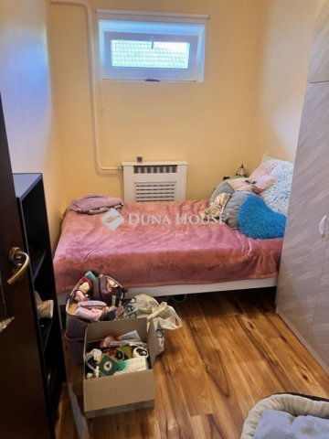 Eladó ikerház, Veszprémben 73 M Ft, 7 szobás