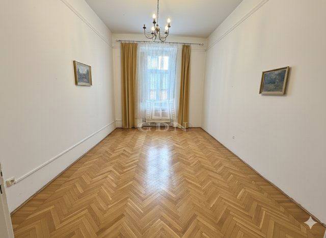 Eladó családi ház, Kecskeméten 159 M Ft, 9 szobás