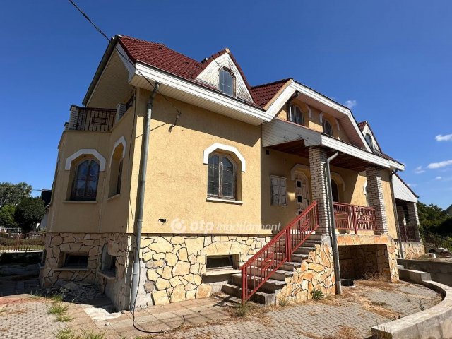 Eladó családi ház, Alsónémediben 109 M Ft, 5 szobás