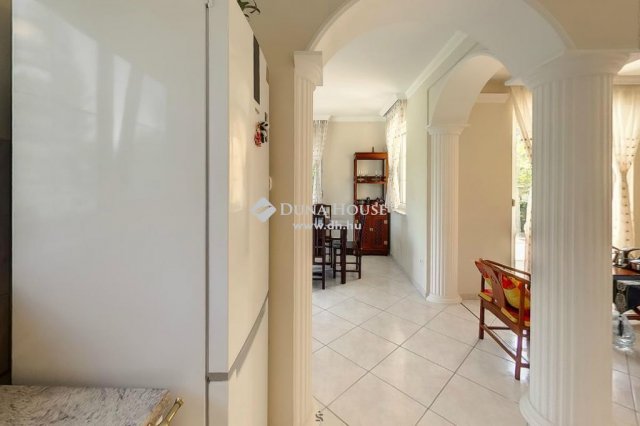 Eladó családi ház, Budapesten, II. kerületben 286.825 M Ft