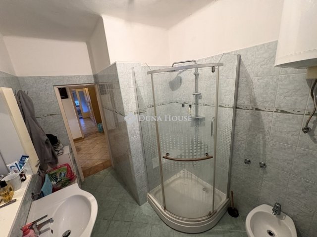 Eladó családi ház, Kesztölcön 75 M Ft, 3 szobás