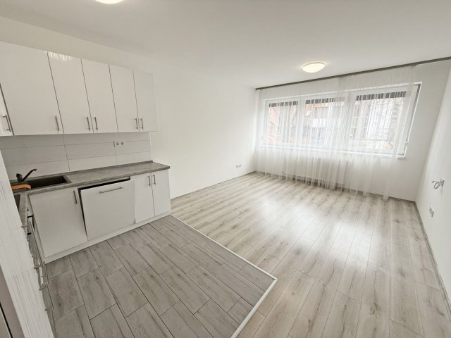 Kiadó téglalakás, albérlet, Debrecenben 270 E Ft / hó, 3 szobás