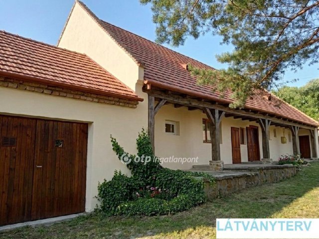 Eladó családi ház, Bakonyjákón 18 M Ft, 3 szobás