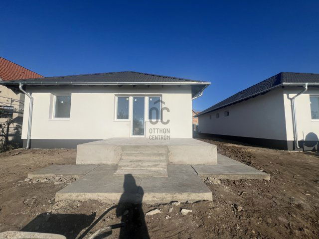 Eladó családi ház, Dunavarsányban 125 M Ft, 5 szobás