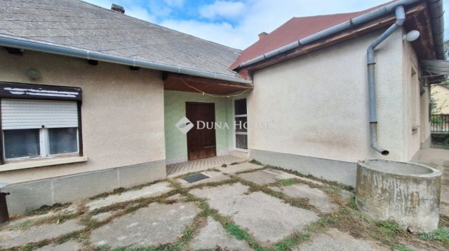 Eladó családi ház, Előszálláson 30.5 M Ft, 2 szobás