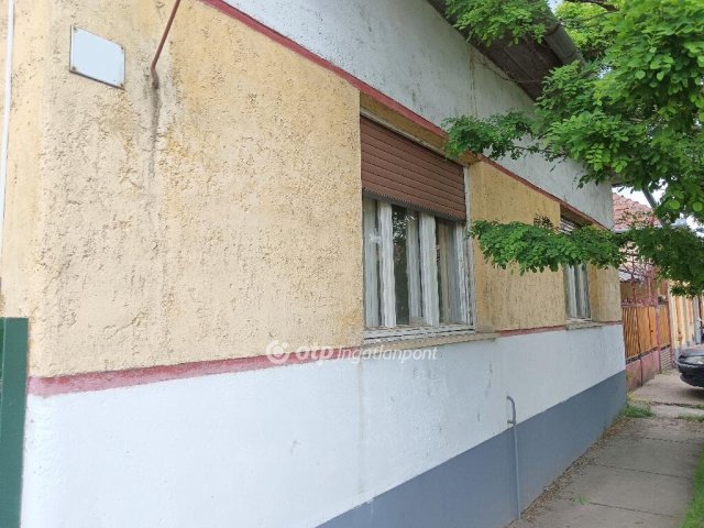 Eladó családi ház, Kengyelen 15.2 M Ft, 2 szobás