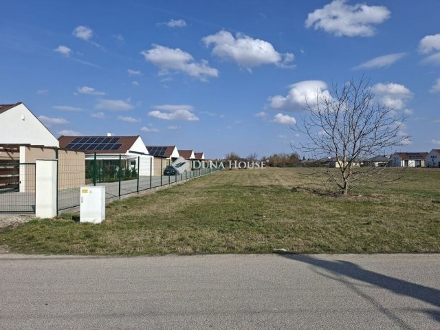 Eladó telek, Székesfehérvárott 95 M Ft / költözzbe.hu