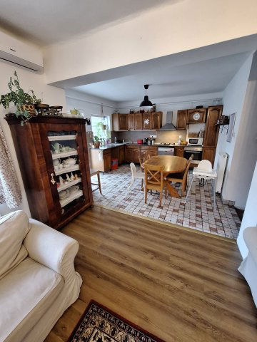 Eladó családi ház, Gödöllőn 119 M Ft, 6 szobás