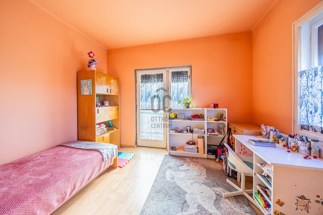 Eladó családi ház, Pécelen 90 M Ft, 4 szobás