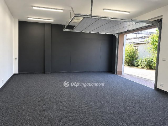 Eladó ipari ingatlan, Várpalotán 79.9 M Ft / költözzbe.hu