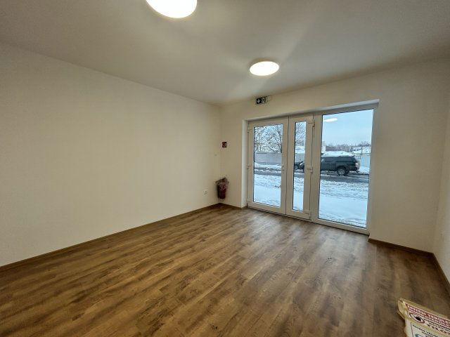 Kiadó üzlethelyiség, Nyíregyházán 90 E Ft / hó, 2 szobás