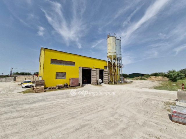 Eladó ipari ingatlan, Tolnán 81.9 M Ft / költözzbe.hu