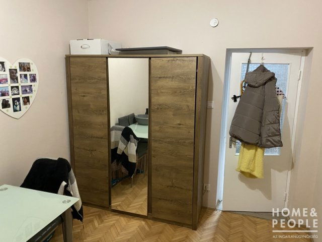 Eladó családi ház, Szegeden 80 M Ft, 2 szobás
