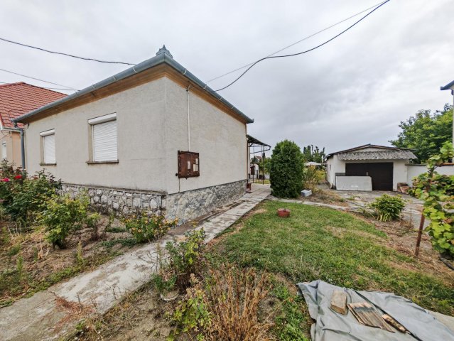 Eladó családi ház, Tarjánon 68 M Ft, 3 szobás