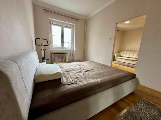 Kiadó téglalakás, albérlet, Debrecenben 200 E Ft / hó, 2 szobás