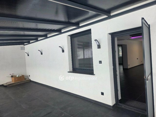 Eladó családi ház, Abonyban 108 M Ft, 3 szobás