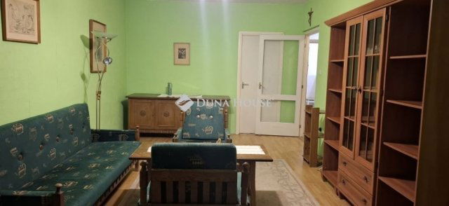 Eladó panellakás, Pécsett 38.9 M Ft, 2 szobás