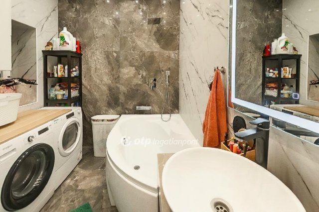 Eladó téglalakás, Budapesten, VII. kerületben 125 M Ft, 2 szobás