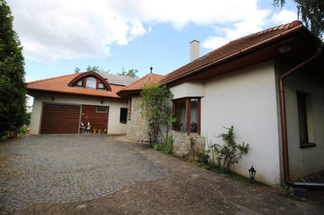 Eladó családi ház, Mogyoródon 189 M Ft, 6 szobás