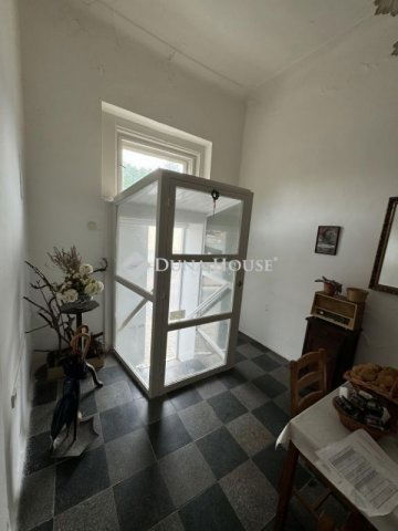 Eladó üzlethelyiség, Kecskeméten 129.99 M Ft