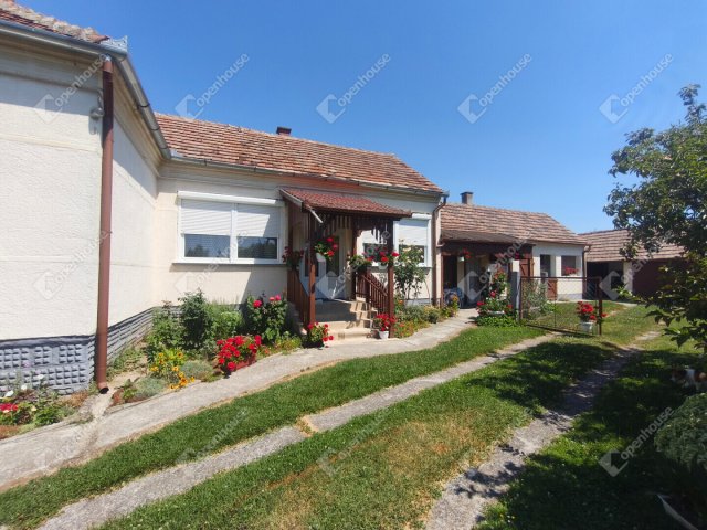 Eladó családi ház, Berzencén 29.9 M Ft, 4 szobás