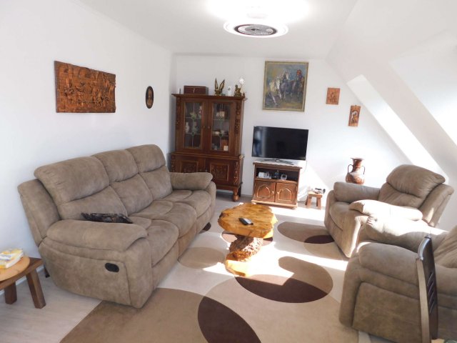 Eladó téglalakás, Hévízen 119 M Ft, 2+1 szobás