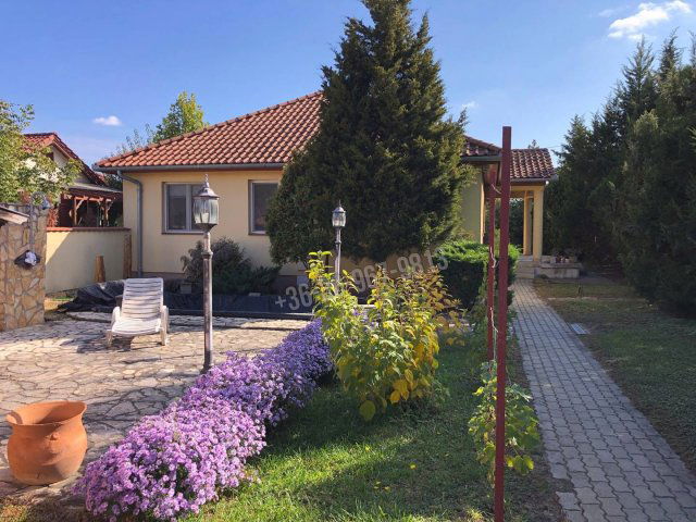 Eladó családi ház, Békéscsabán 88 M Ft, 5 szobás