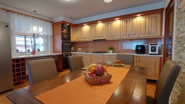 Eladó családi ház, Orosházán 98.9 M Ft, 4 szobás