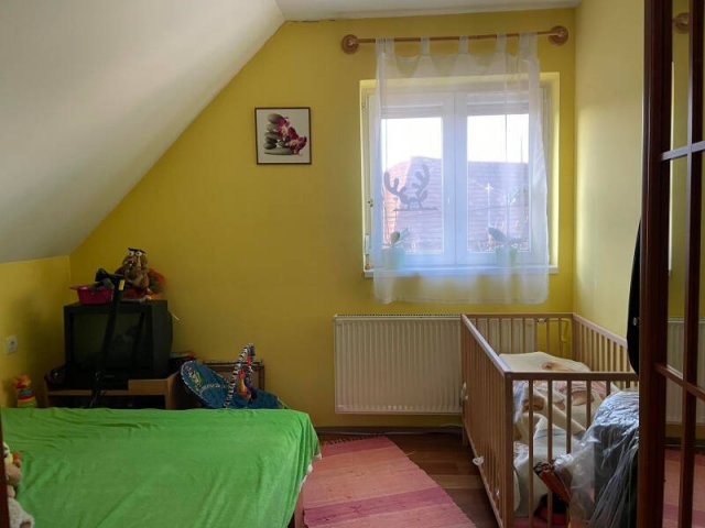 Eladó családi ház, Pilisvörösváron 89.9 M Ft, 6+2 szobás