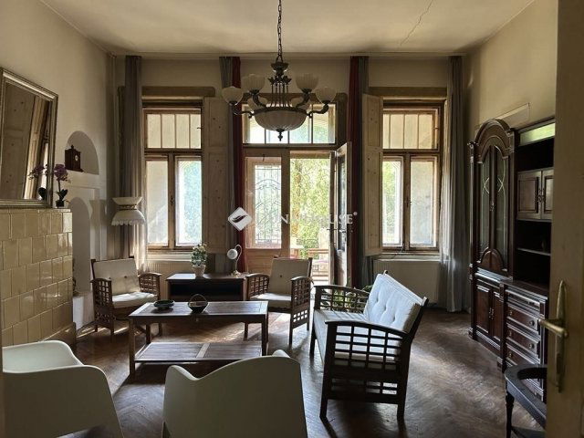 Eladó családi ház, Pécsett 499 M Ft, 6+1 szobás