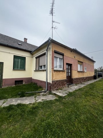 Eladó családi ház, Csikvándon 39 M Ft, 3 szobás