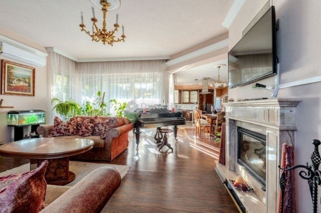 Eladó családi ház, Veresegyházon 157 M Ft, 6 szobás