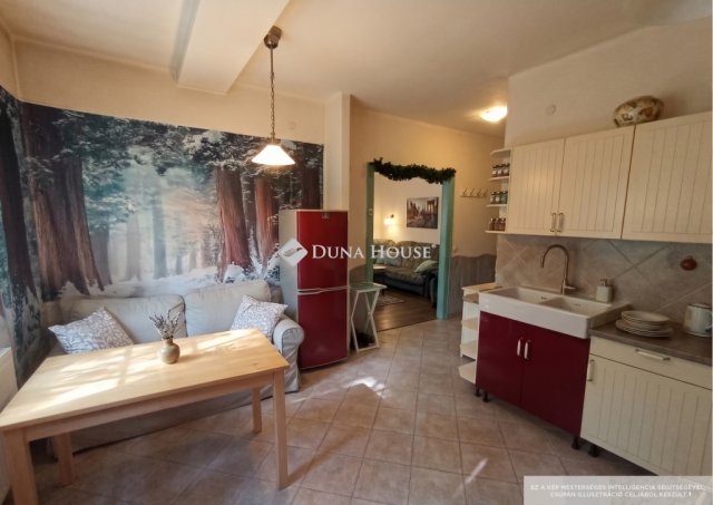 Eladó téglalakás, Esztergomban, Aradi Vértanúk terén 61 M Ft