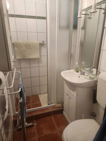 Eladó családi ház, Fonyódon 74.99 M Ft, 5 szobás