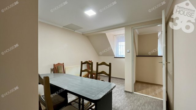 Eladó ikerház, Kecskeméten 79.9 M Ft, 4 szobás